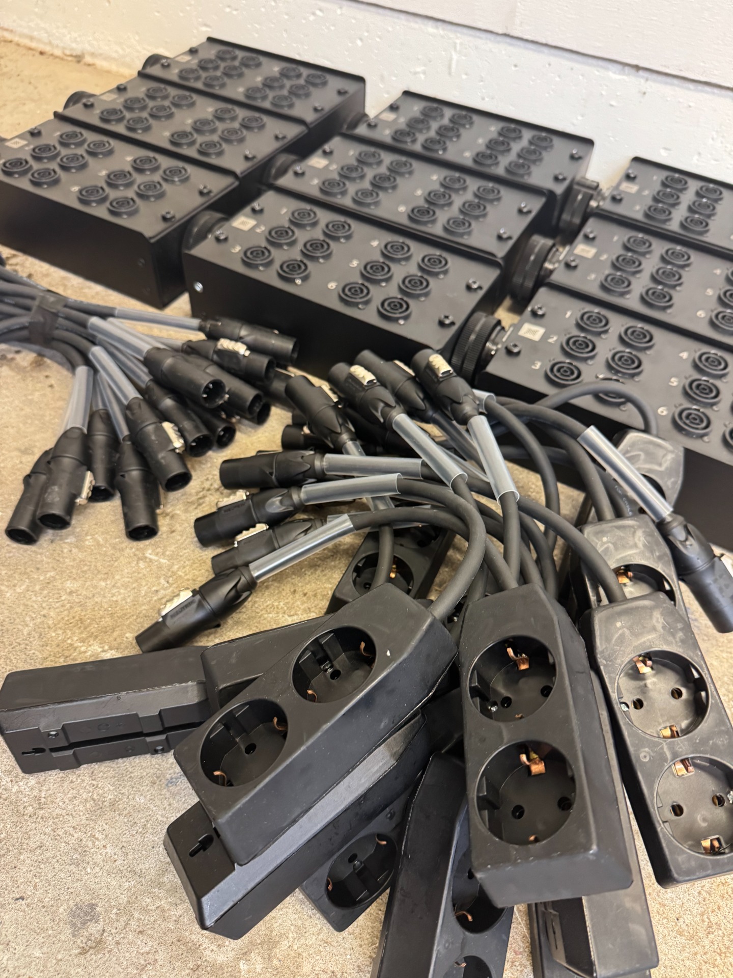 Soca strømbokser med dobbel true1 ut 